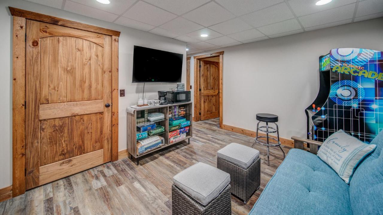 Brand New Build Luxury Mountain Chalet With Hot Tub, Pool, Game Room, Premium Features Ellijay Exteriör bild